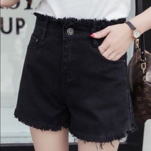Black frayed denim shorts